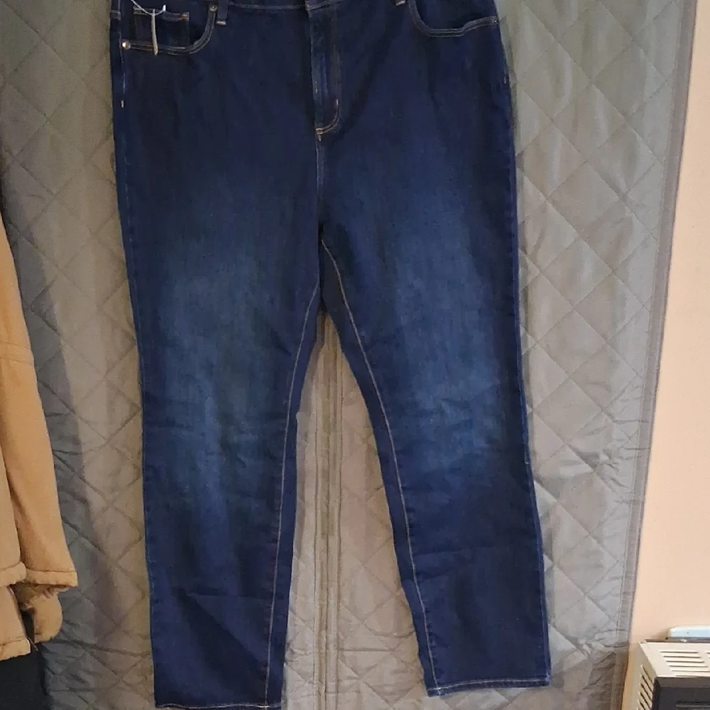 Relaxed Fit Women's Denim Jeans - Picture 1 of 5